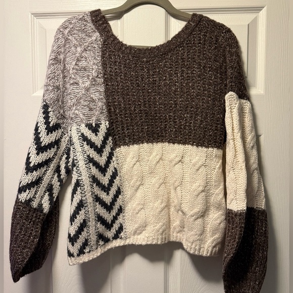 Very unique sweater from unknown brand. Never worn. Size S - Picture 1 of 3